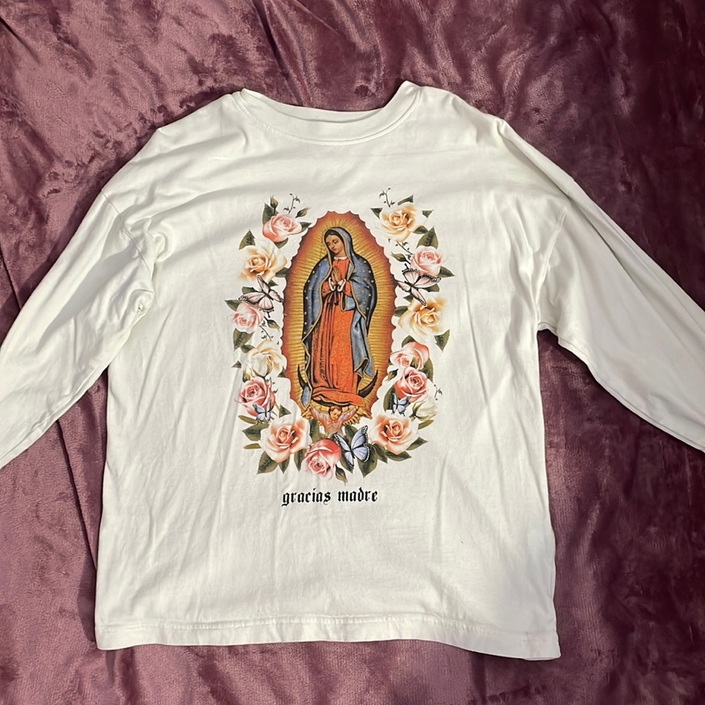 selling this long sleeve shirt!!